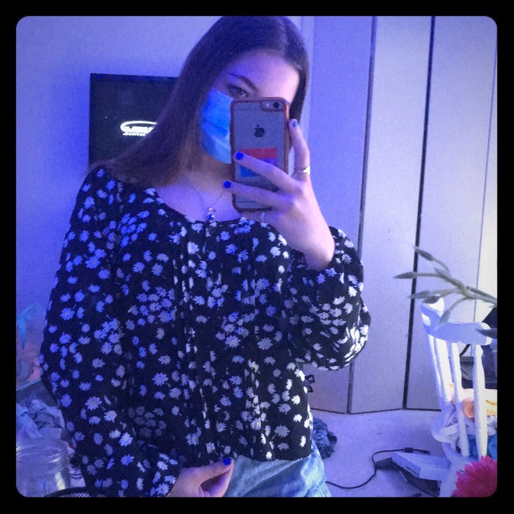 Black Long Sleeve Button Up Shirt With Daisies